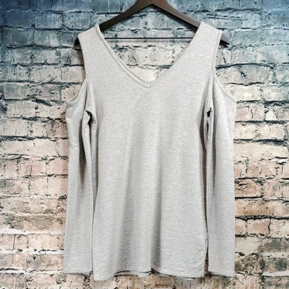 Lux & Co. | Flirty Cold Shoulder Boho Knit Top - Picture 6 of 8